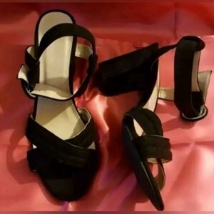 Wild Diva Lounge Black Open Toe Chunky Heels With Ankle Strap Size 10 Shoes